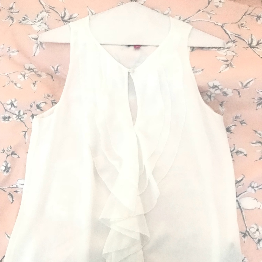 NEW WOUT TAG VINCE CAMUTO SHEER RUFFLE BLOUSE XS